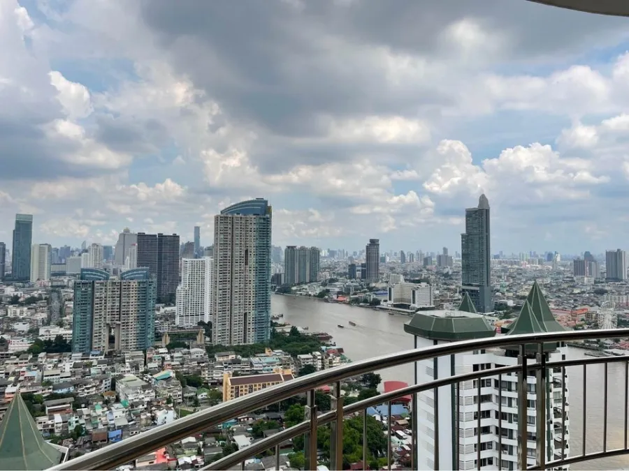For rent: Supalai River Resort, 41st floor, highest floor, next to the Chao Phraya River, Sathorn city view, magnificent view, must book.