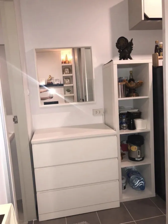 For sale: The Kith Plus Sukhumvit 113, 3rd floor, not very high, simply decorated room, hurry and reserve your place as an owner.