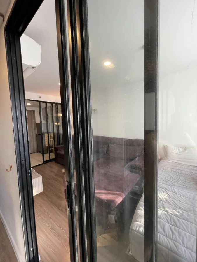 For rent, The Origin Phahon - Saphan Mai, with a walk in closet, plus a large sofa. If you don't reserve, you will miss a lot.