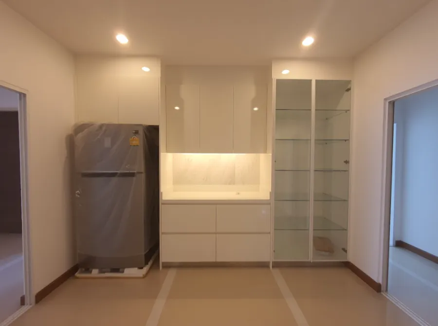 Condo for rent, Supalai Prima Riva, very high floor, nothing blocking the view, spacious room, comfortable, hurry.