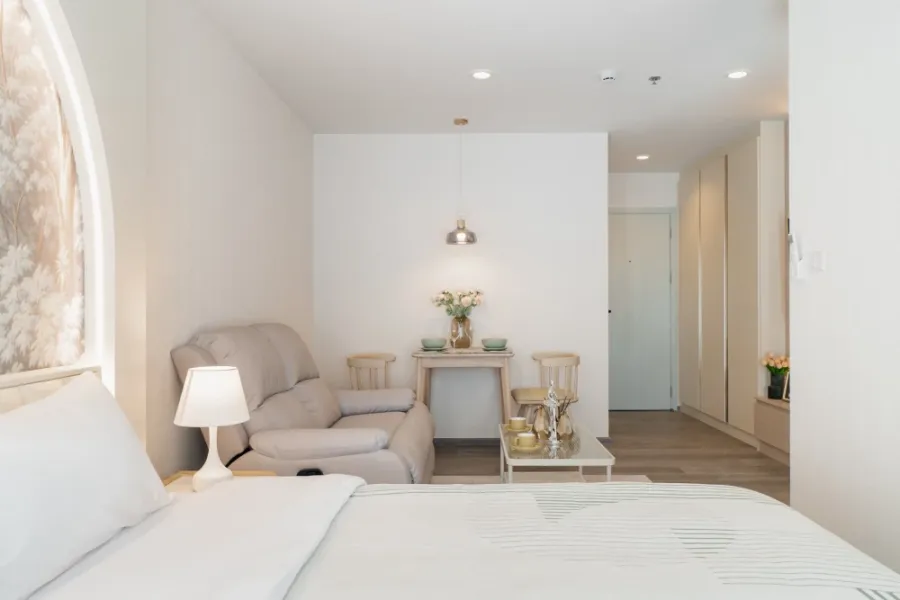 Condo for rent, Regent Bangna. Beautifully decorated unit with high-quality built-in furniture. Amazing price! Book now, don't miss this opportunity!