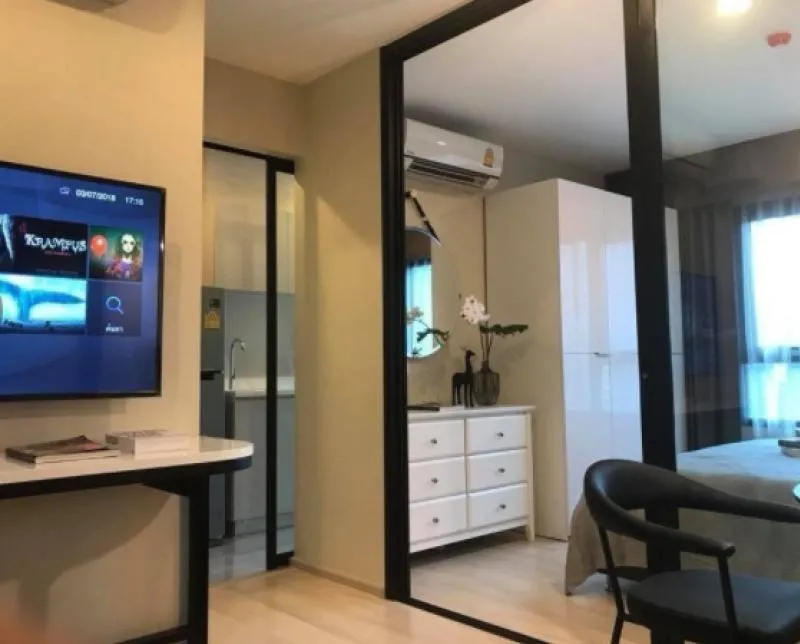 Condo for sale, Life Asoke, city view, south, complete with brand-name furniture!!! Beautiful room, very nice to live in