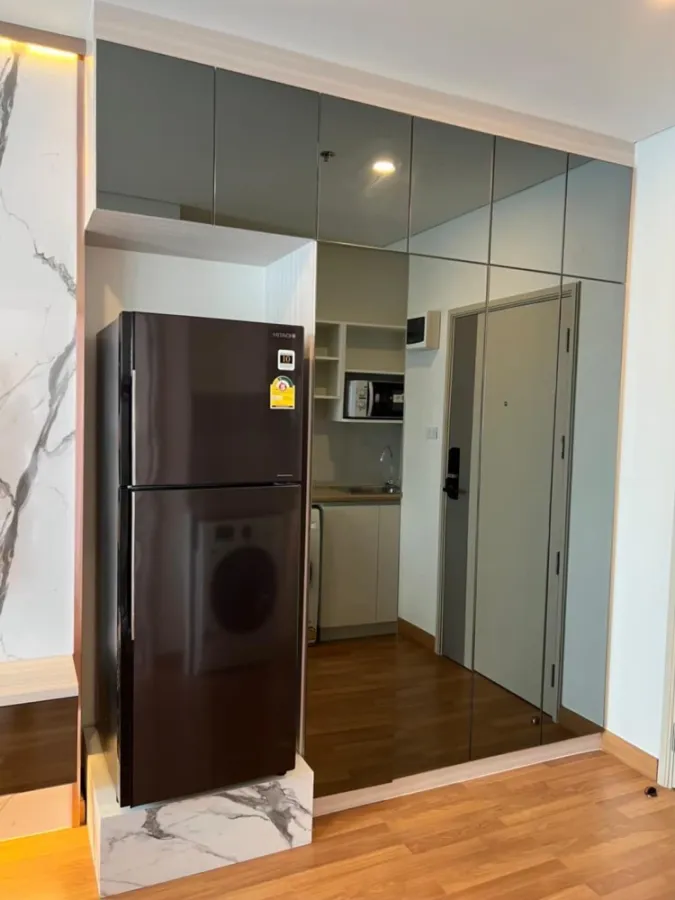 For rent, Lumpini Place Tao Poon - Interchange, 22nd floor, beautiful room, fully decorated, very livable, book now, hurry up.