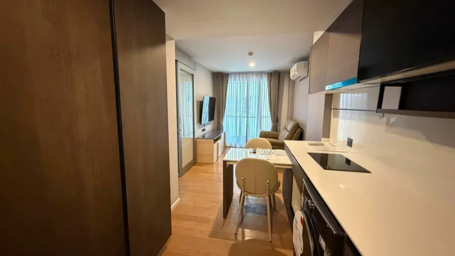 For rent: Suan Bua Residence Ari - Ratchakru. Spacious and comfortable room, not cramped at all. Equipped with high-quality appliances. Book now!