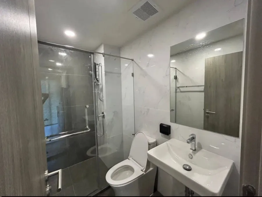 For sale or rent: Origin Plug & Play Sirindhorn Station unit. Nice room, fully furnished with appliances. Come and reserve yours now!