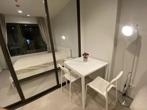 For rent, Life Sathorn - Sierra, 30th floor, corner room, unblocked view, fully furnished, ready to move in. Hurry up and book now. Don't miss it. images