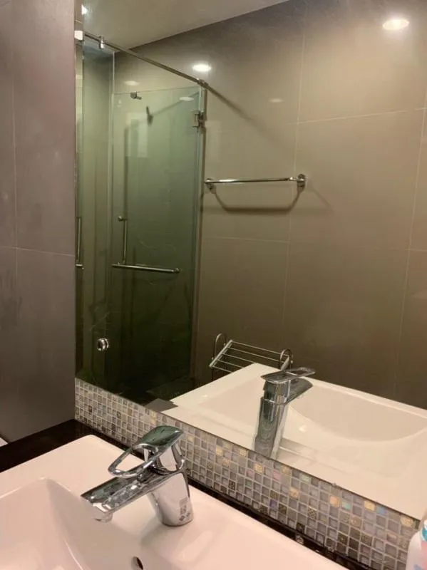 Condo for sale, The Crest Sukhumvit 34, 22nd floor, beautiful view, 2 bedrooms, easy to travel, near the BTS, do not miss!