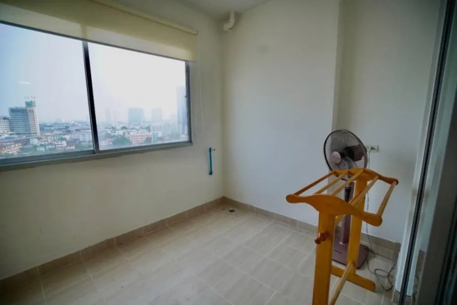 Condo for rent City Home Ratchada-Pinklao (Charan Sanitwong 95/1) Large room, friendly price, hurry and reserve quickly.