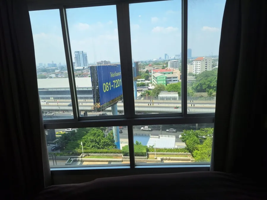 For sale Lumpini Ville Chaengwattana-Pak Kret, open view, comfortable to the eyes, ready to install wallpaper throughout the room. Don't miss it, hurr