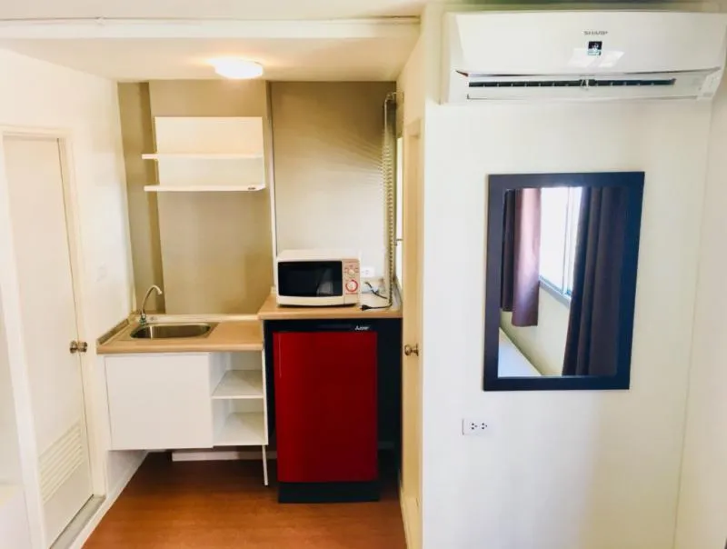 For rent Condo Lumpini Township Rangsit Khlong 1 The room is spacious and very comfortable. This price is worth it. If interested, hurry up.