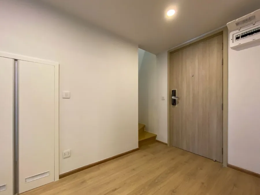 ขายด่วน!! ไลฟ์ พระราม 4 - อโศก ห้อง Duplex ชั้น 33 คอนโดทำเลดี เดินทางสะดวก ห้ามพลาด จองเลย!!