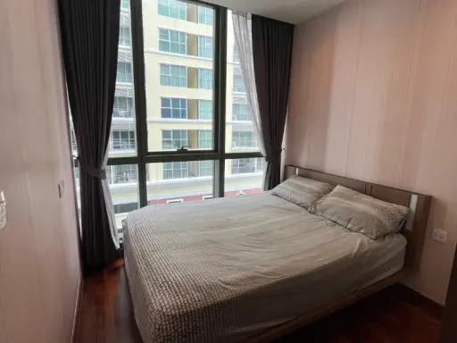 For sale: Wish Signature Midtown Siam, 9th floor, fully furnished, nice to live in. If interested, hurry and reserve now. Urgent!