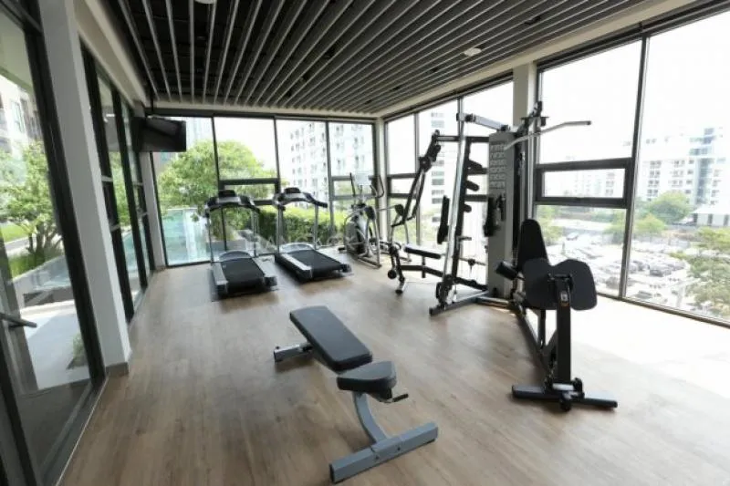 Condo for sale, Centric Ratchada-Huay Kwang, corner room, 2 bedrooms, fully furnished, ready to move in, good location, investment, book now