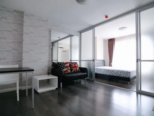 For rent DCONDO CAMPUS RESORT RANGSIT, very beautiful room, well decorated. Put wallpaper in the whole room Hurry up to reserve now.
