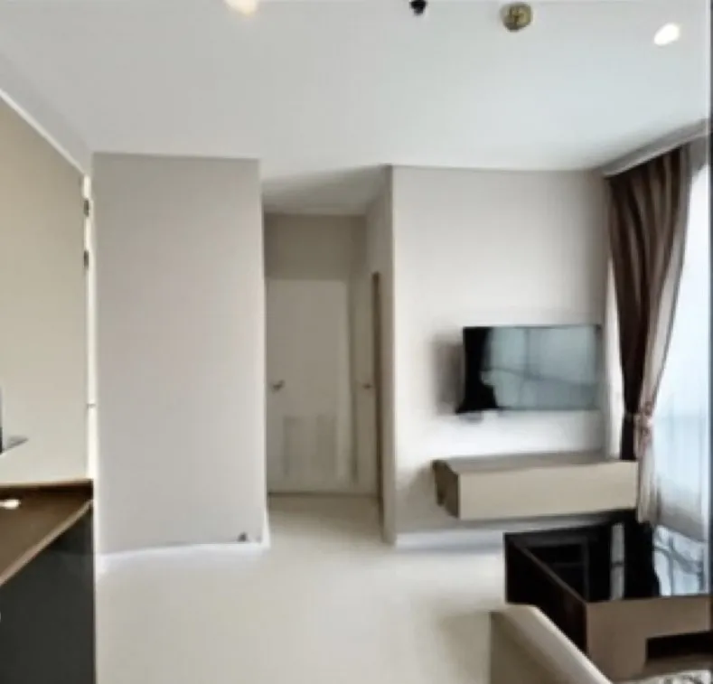 For rent, The Sky Sukhumvit, 1 bedroom, unblocked view, complete facilities If interested, hurry up to reserve it. Hurry up.