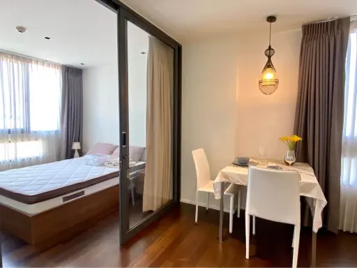 For sale or rent: Formosa Ladprao 7. Features two-way windows for natural light and ventilation, and comes fully furnished with amenities. Book now!