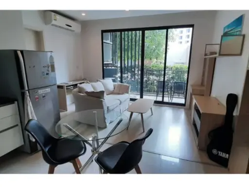 For rent: Quinn Ratchada 17, 5th floor. Pool view + greenery surrounding the room. Peaceful and private atmosphere, giving a resort-like feeling in th
