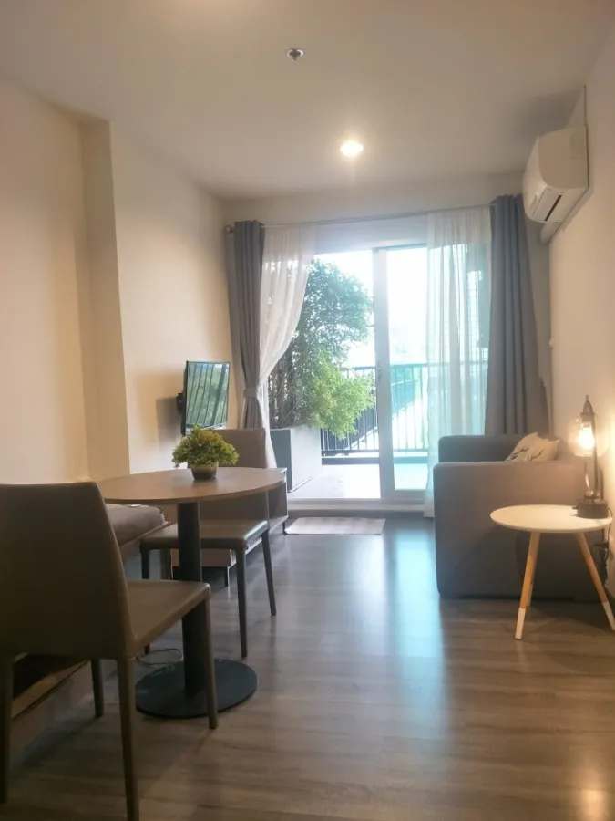 Condo for rent, The Trust @ BTS Erawan, next to BTS, large room, wide balcony, ready to move in, book now!