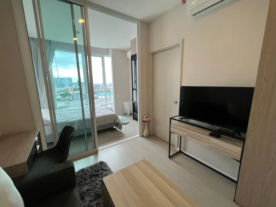 Urgent sale!! Condo De Lapis Charan 81, 21st floor, beautiful room, fully furnished, ready to move in. Reserve now!!