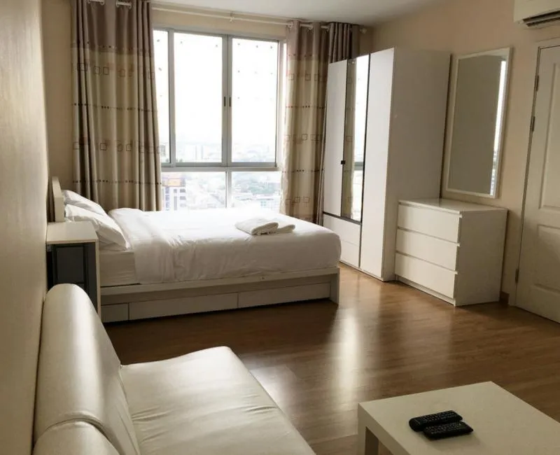 The room is ready to move in. Fully equipped. Very beautiful view. Eat wind and see the view. So happy. Condo for rent at The Tree Bang Pho Station.