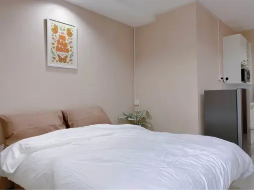 ให้เช่า คอนโด อัสสกาญจน์เพลส ศรีนครินทร์ ตกแต่งสไตล์ cozy comfort เน้นเฟอร์นิเจอร์ใช้งานได้จริงแต่ไม่หนักพื้นที่ ห้องโล่ง รีบคว้าเลย images