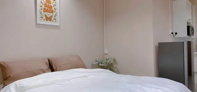 ให้เช่า คอนโด อัสสกาญจน์เพลส ศรีนครินทร์ ตกแต่งสไตล์ cozy comfort เน้นเฟอร์นิเจอร์ใช้งานได้จริงแต่ไม่หนักพื้นที่ ห้องโล่ง รีบคว้าเลย images