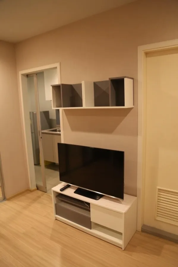 For rent: Casa Condo Ratchada-Ratchaphruek. The room is simply decorated, ready to move in, big screen TV, don't miss it.