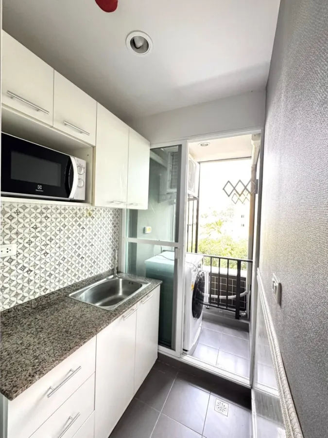 For rent: Regent Home Sukhumvit 97/1, a lovely room on the 3rd floor, fully furnished and equipped with appliances. Just bring your bags and move in!