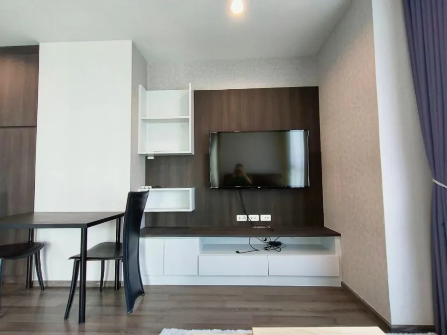 ขาย ให้เช่าคอนโด The Base Park West 2 นอน 1 น้ำ ชั้น 16 Pool View And City View รีบมาจับจอง