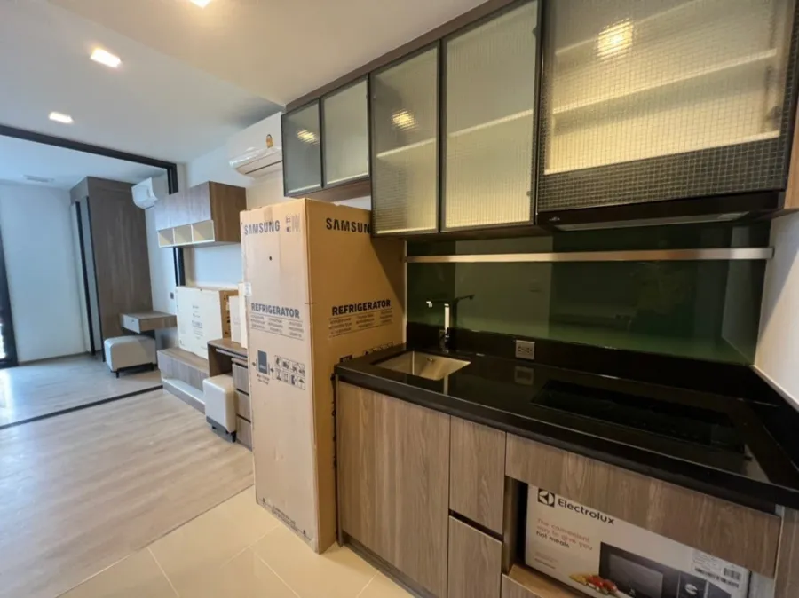 Condo for rent, The Line Phahonyothin Park, near Central Ladprao, Chatuchak Park and convenient to travel near BTS. Hurry up to reserve!