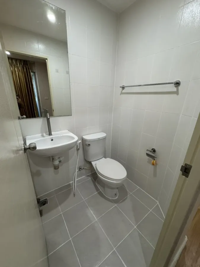 🏠🌃 For Sale: V Condo Lat Krabang 🏠🌃
