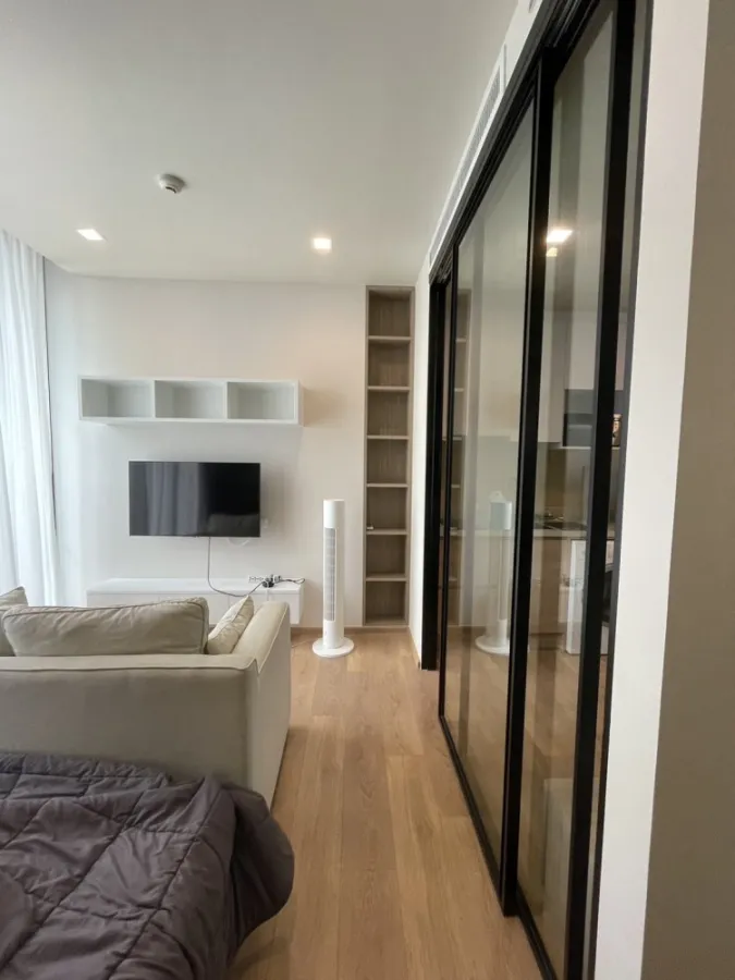 Condo for rent, Noble Around Sukhumvit 33, well proportioned room. Fully furnished, don't miss it!!