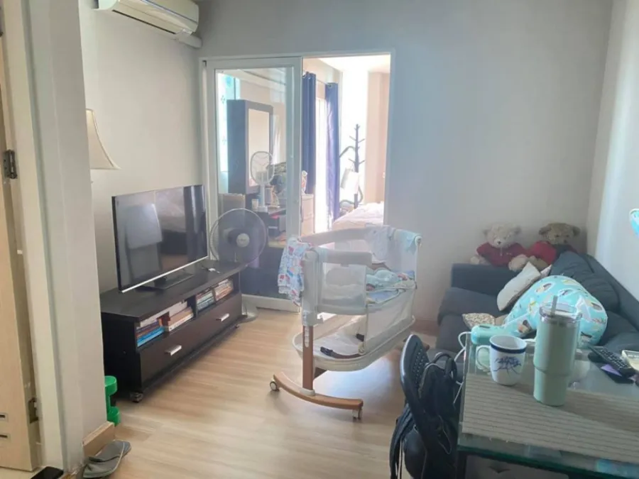 Urgent sale, M Society condo, 1 bedroom, 1 bathroom, size 31 sq.m., has a balcony, fully furnished. Book now, you won't be disappointed.