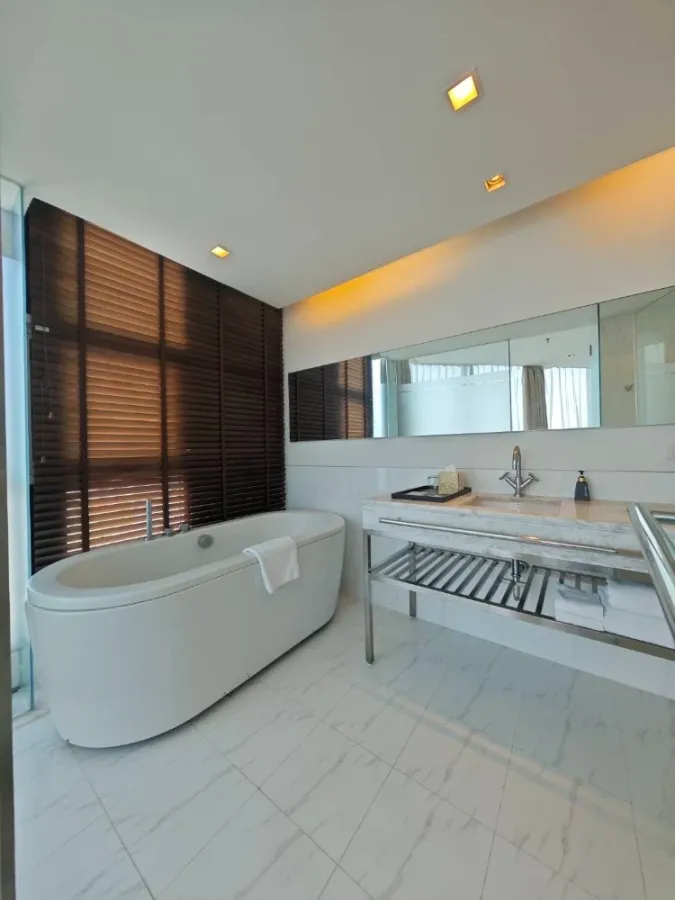 For rent: Sathorn Heritage, 2 bedrooms, fully furnished, hurry and reserve now!