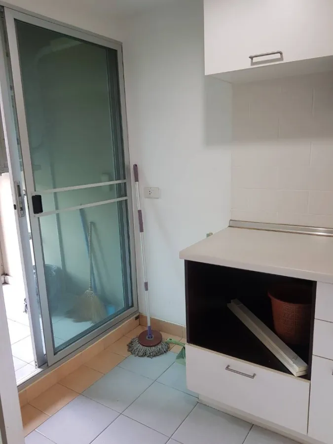 For sale and rent Lumpini Place Rama 8, separated room. Full facilities, good price like this, book now.