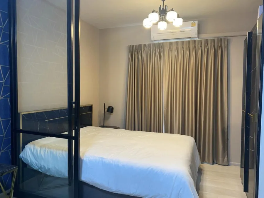 For rent Unio Ramkhamhaeng-Serithai Big screen TV, watch movies to your heart's content. Comes with a leather sofa that is comfortable to sit on and n
