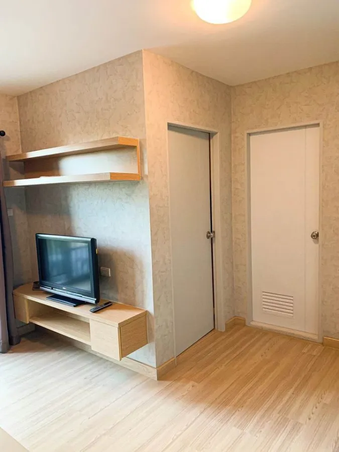 For rent, Riel Condo Rangsit, 2nd floor, separate rooms, fully furnished, can move in immediately, book now, don't miss it.