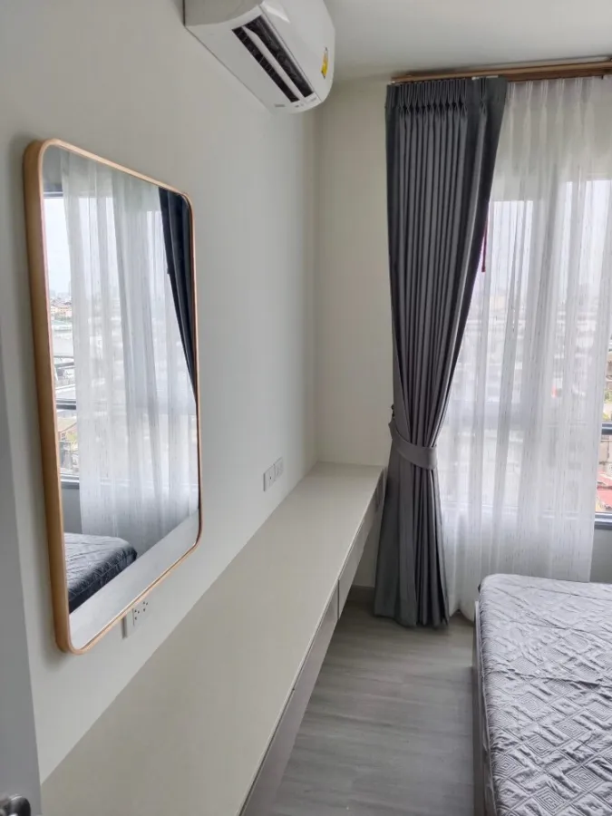 For rent: The President Charan - Yaek Fai Chai Station, 10th floor, fully furnished room, nice to live in, hurry and book now, urgent.