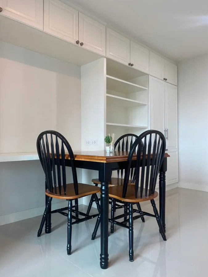 For rent, Metro Sky Ratchada, a spacious room, separated into proportions. fully furnished ready to move in Hurry up to reserve it.
