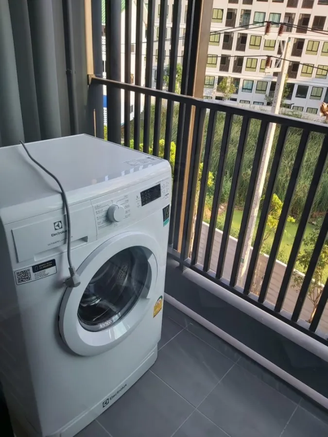For rent, Kev TU, Building C, 4th floor, fully furnished room, just carry your bags and move in immediately. If interested, hurry and reserve now. Don