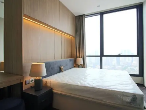 For rent, The Esse Sukhumvit 36, spacious room, decorated with built-ins, the entire room is irresistibly beautiful, high floor, great view,