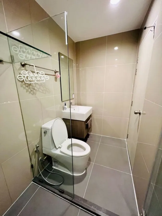 For sale, Ideo Mobi Bang Sue, Grand Interchange, wide balcony, clear view, well ventilated, hurry to book before it's out of hand.