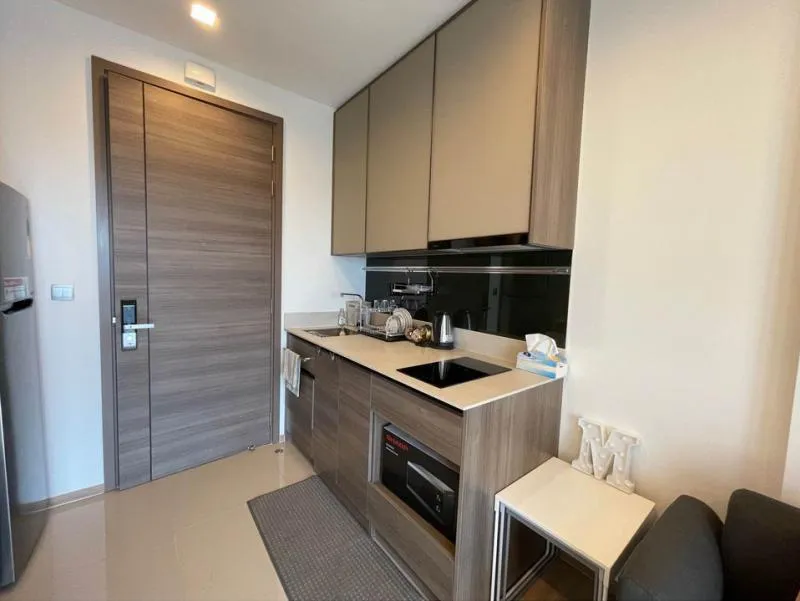 Condo for rent, The Line Phahon-Pradipat. Pradiphat road view, new room, fully furnished, ready to enter immediately. Rent it now.