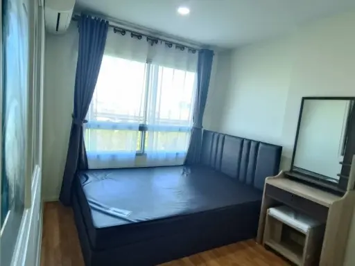 Selling a 9th-floor unit at Lumpini Ville Pattanakarn-Srinakarin. Prime location, unobstructed view. Don't miss out!