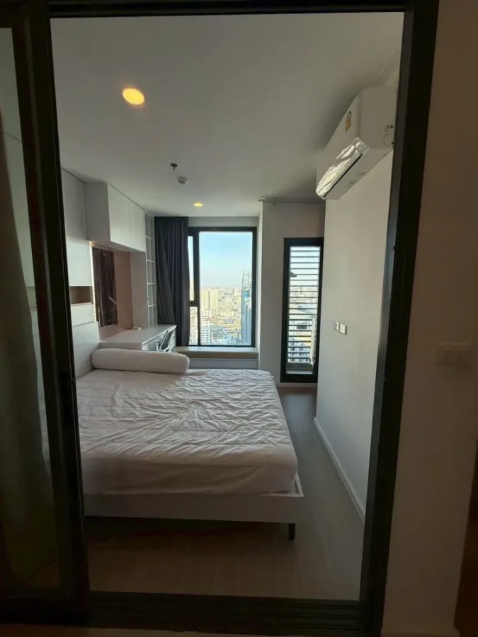 For sale or rent: DENIM JATUJAK, 1 bedroom, 1 bathroom, high-quality built-in furniture. Move-in ready!