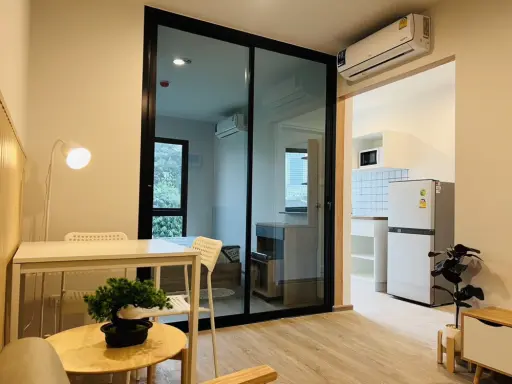 For rent: Hi condo Chaengwattana 19, minimalist decoration. Have privacy The room balcony doesn't collide with anyone. Book now.