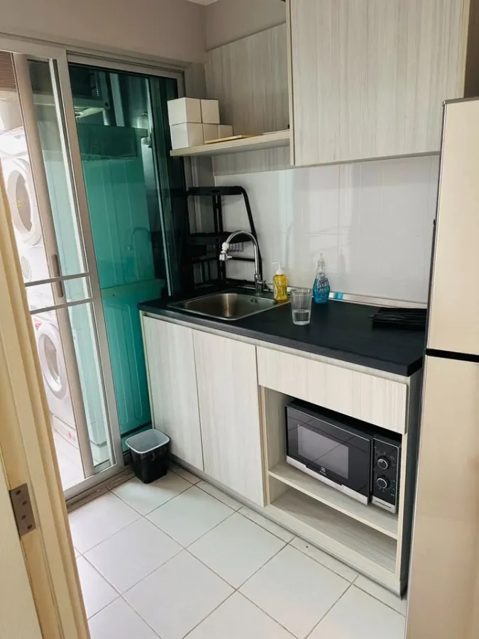 For sale or rent: Aspire Sathorn-Taksin (Brick Zone) studio apartment. Great location, convenient transportation, fully furnished. Don't miss out!