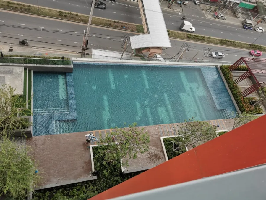 ขาย ให้เช่า คอนโด นิช ไอดี แอท ปากเกร็ด สเตชั่น ห้องพร้อมอยู่ ชั้นสุง ได้วิวสระ ต้องรีบมาจอง
