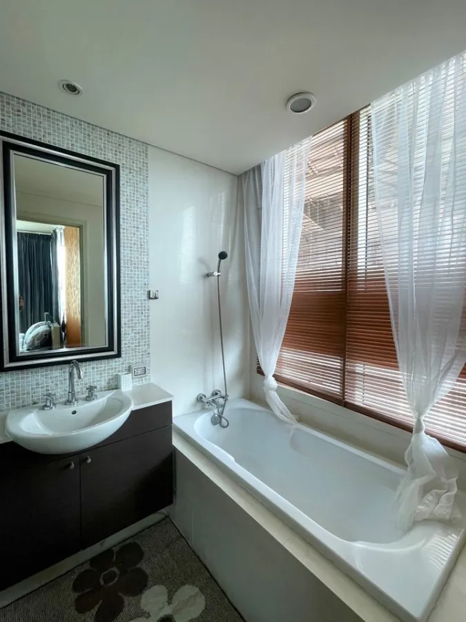 Condo for rent, Watermark Chaophraya River, nice room, wide size, fully furnished, great view, don't miss it.
