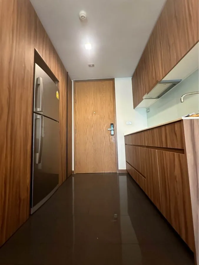 For rent, Via 31, a room decorated in a simple, elegant way, a Buit-In kitchen set, very beautiful, a clean room, comfortable to the eye. If intereste